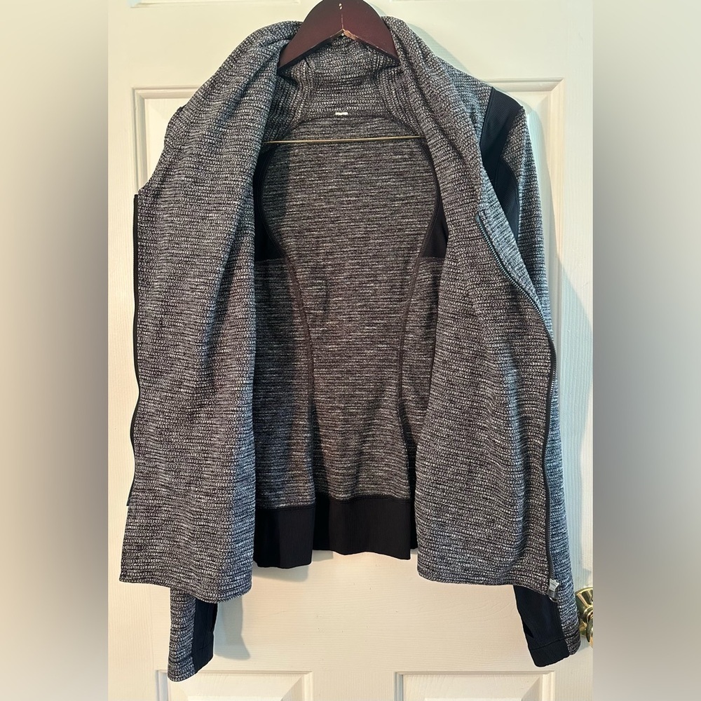LULULEMON Bhakti Coco Pique Black Size 6 Double Zip Wrap Yoga Fitted Thumbholes - Picture 13 of 16